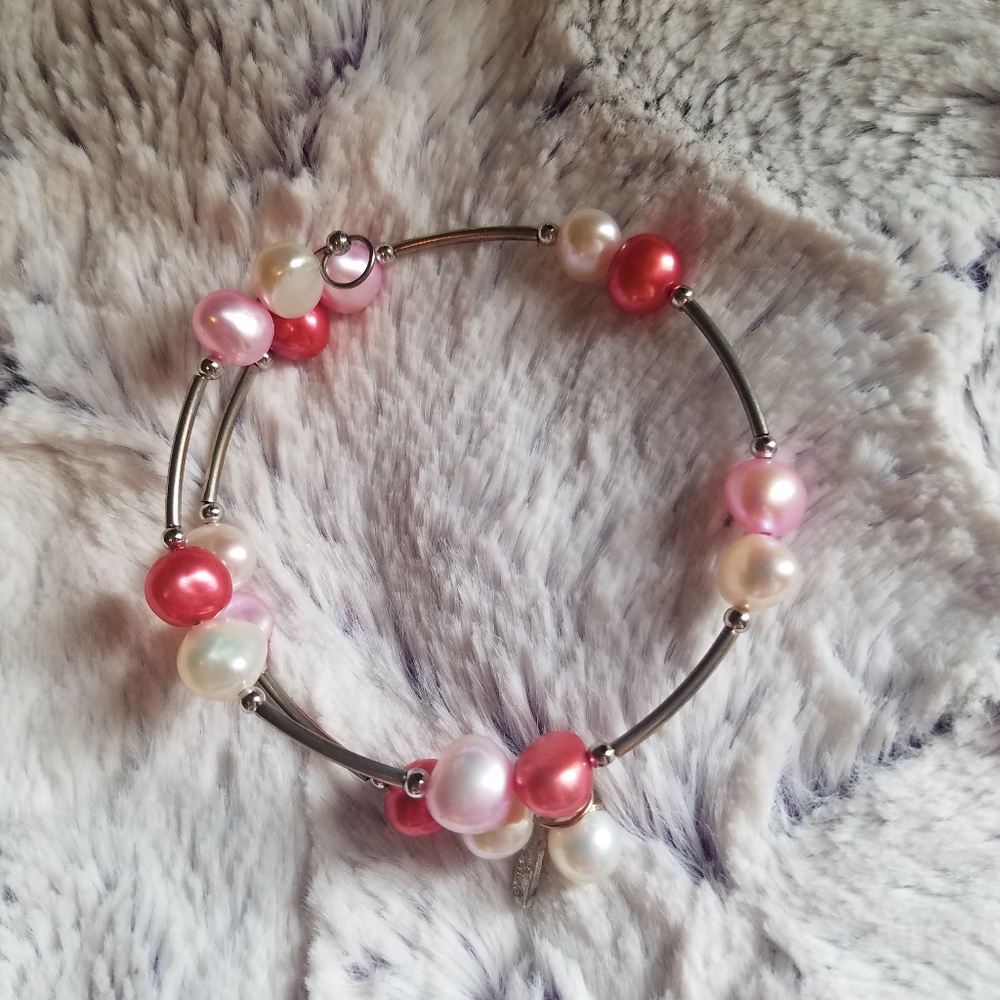 Vantel Pearls Rose Parade Wire Wrap bracelet
